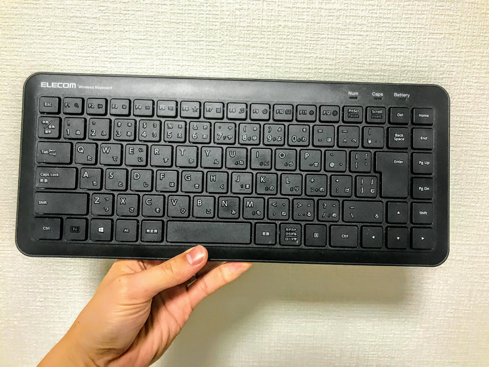 【ELECOM ワイヤレスキーボード レビュー】PCキーボードが壊れたらこれで代用【Surfaceカバーより圧倒安】